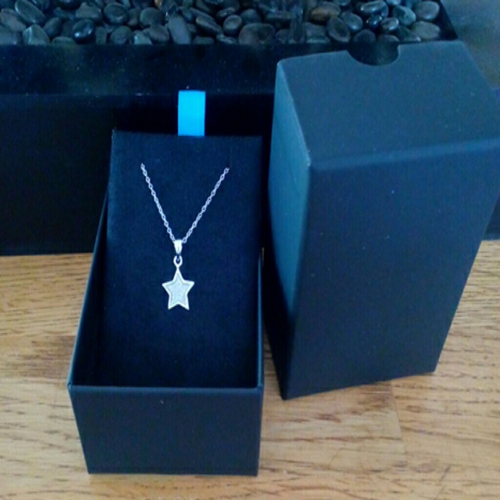 Sterling Star Necklace - Picture 6 of 6